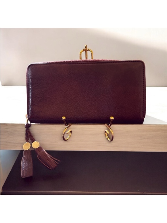 Handbags - EUC Gucci Leather wallet/Clutch